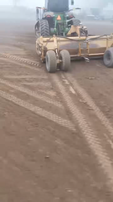 Construction grading application using TOKNAV positioning equipment
