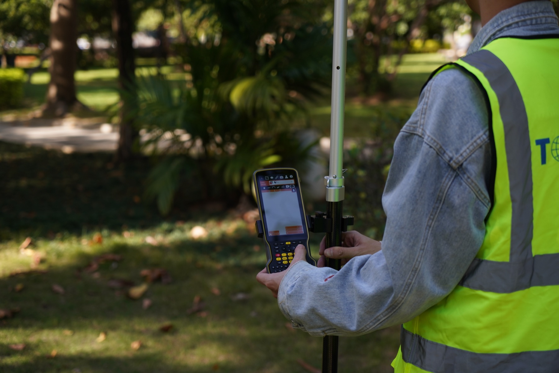 GNSS Data Collection for Field Mapping: Establishing a Controlled GIS Workflow